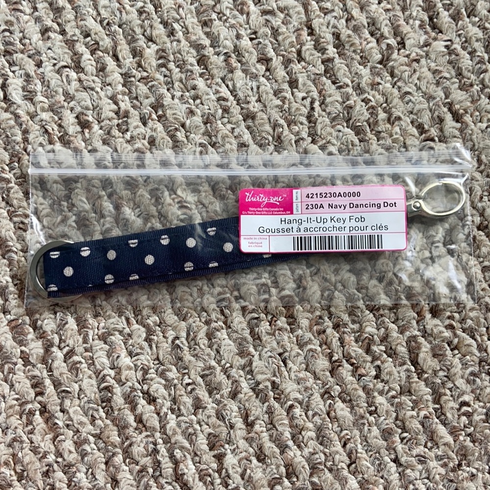 NEW Thirty One Hang-It-Up Key Fob